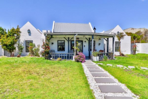 Beautiful country style house close to the beach